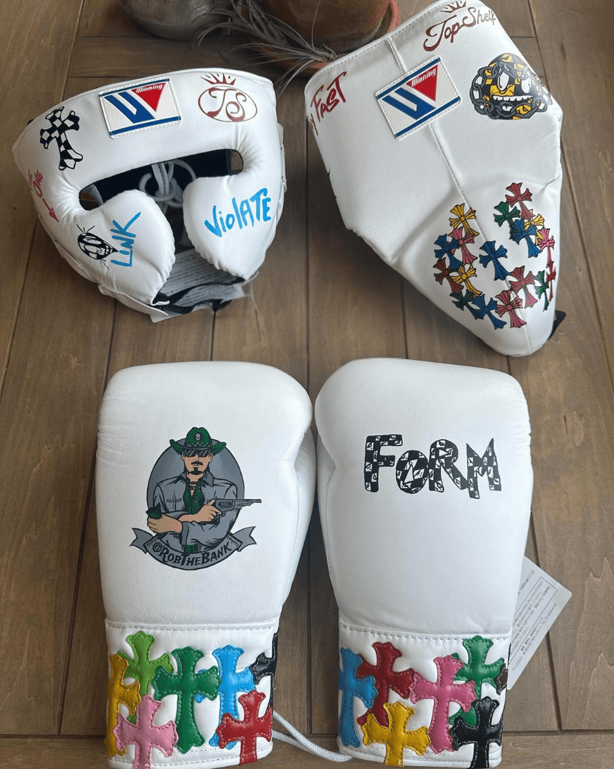Winning Boxing Set White Lace-Up Gloves Headguard Kit