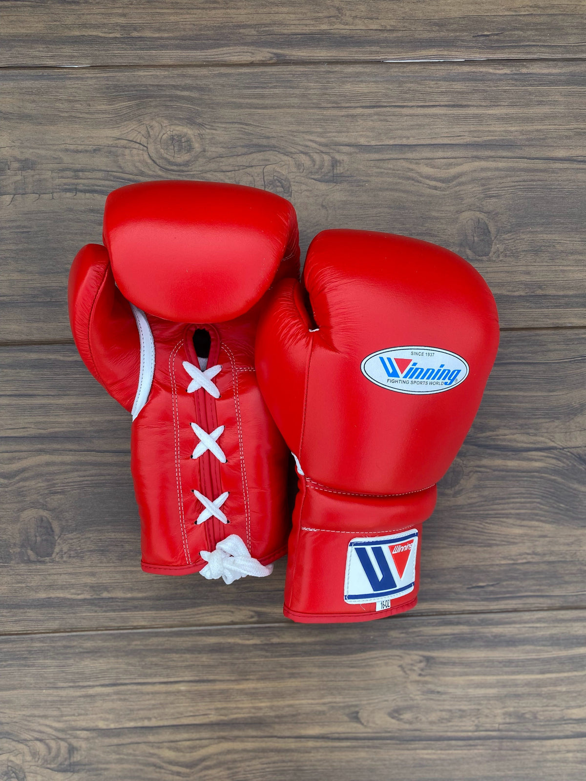 Winning Boxing Set Red Lace-Up Gloves View
