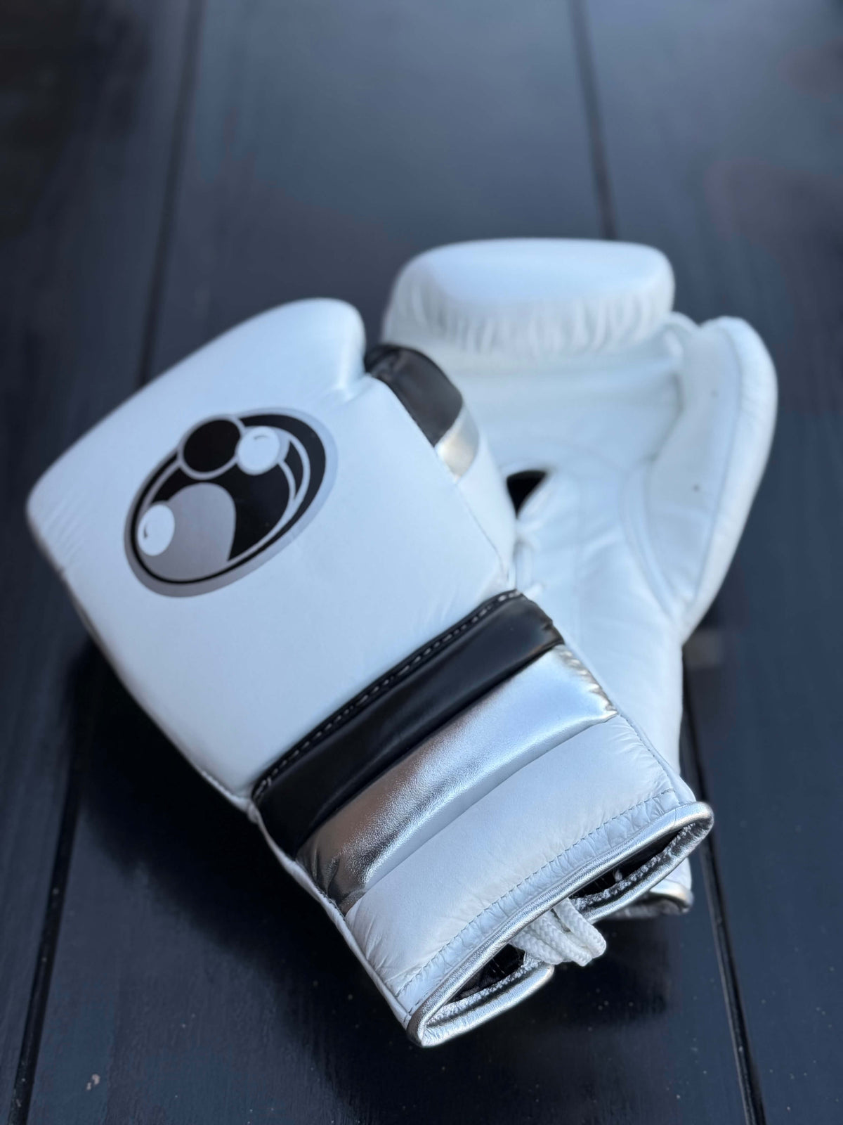 Grant Boxing Sets White/Silver/Black Leather Gloves