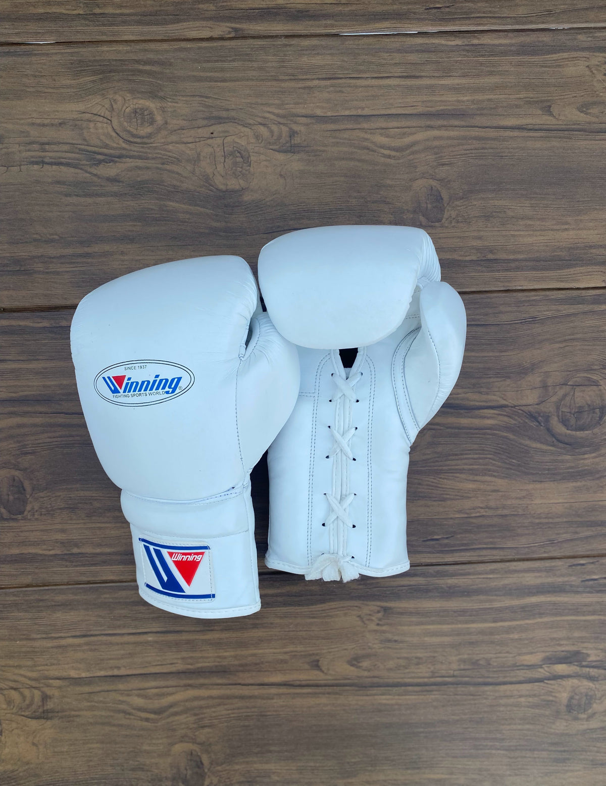 Winning Boxing Set White Lace-Up Gloves Back and front view