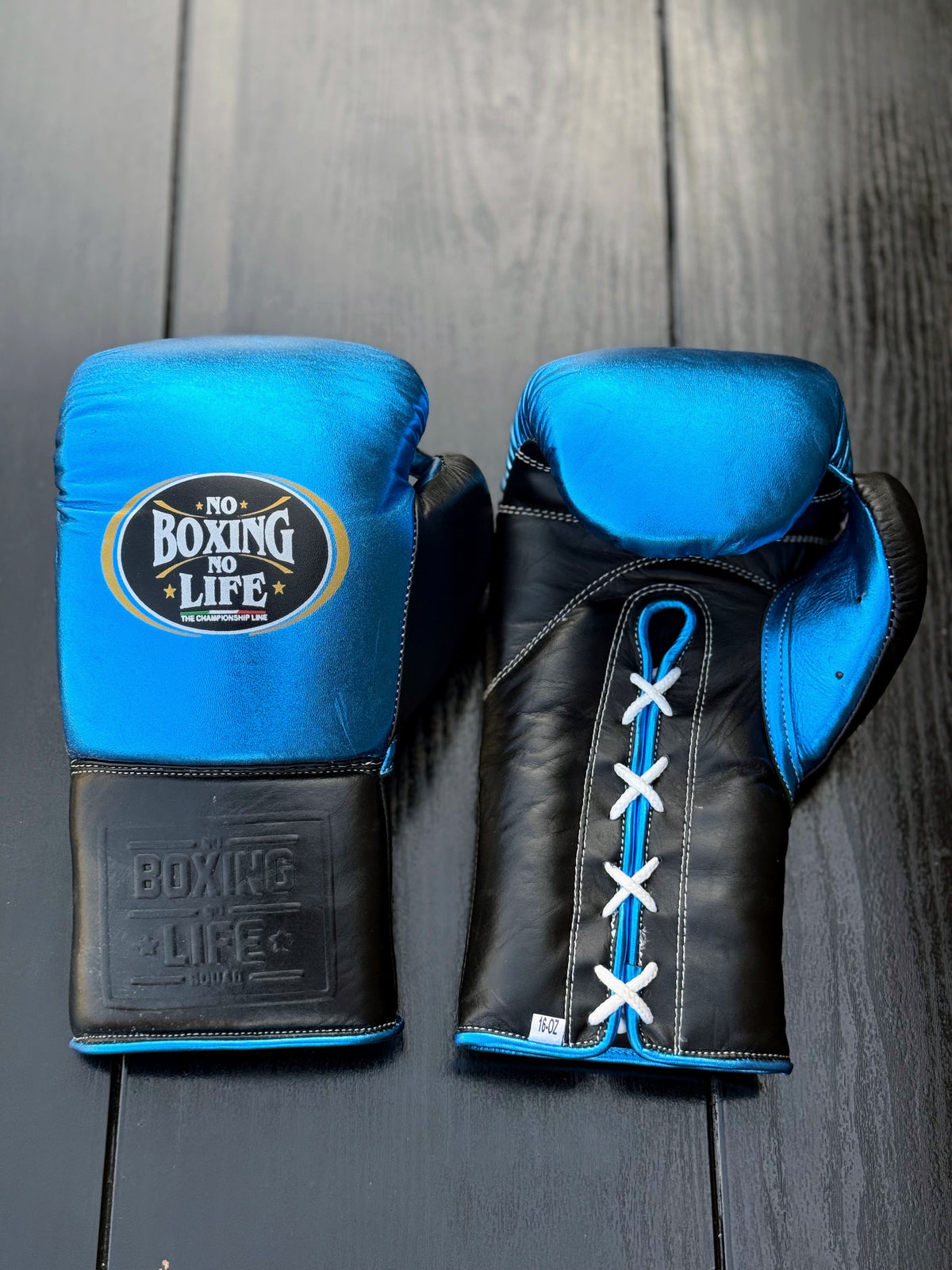 No Boxing No Life Gloves Blue/Black Leather Training Gloves Front View