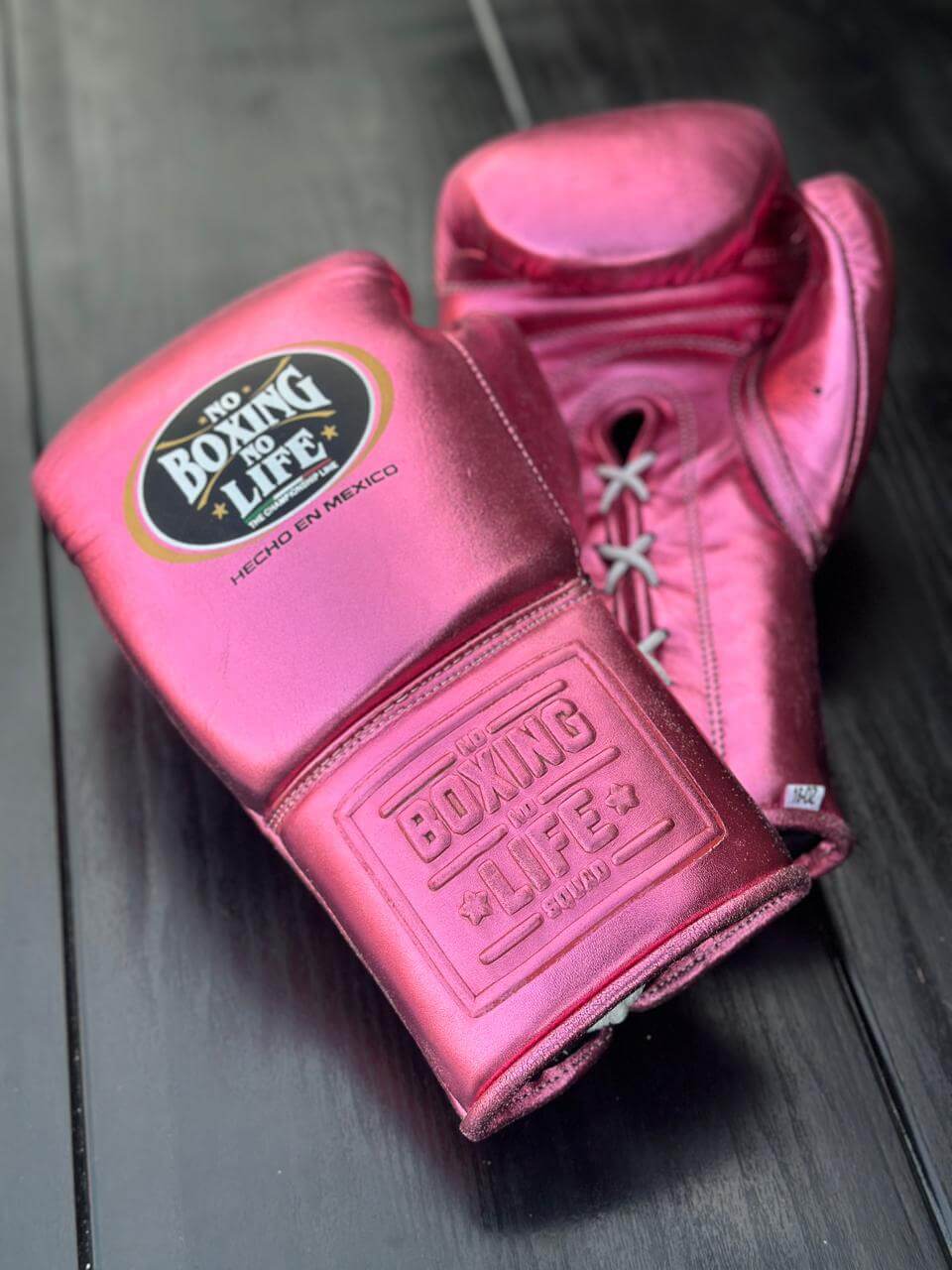 No Boxing No Life Pink Lace-Up Boxing Gloves Classic Training Gloves Front View