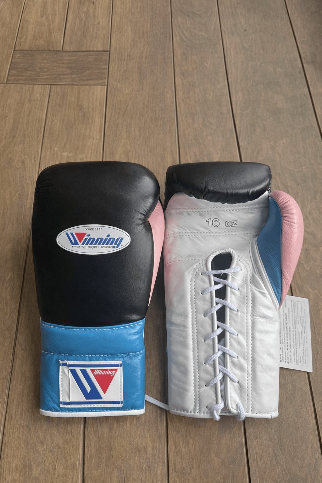 Winning Black/White/Blue/Pink Boxing Gloves Sparring Training Gloves