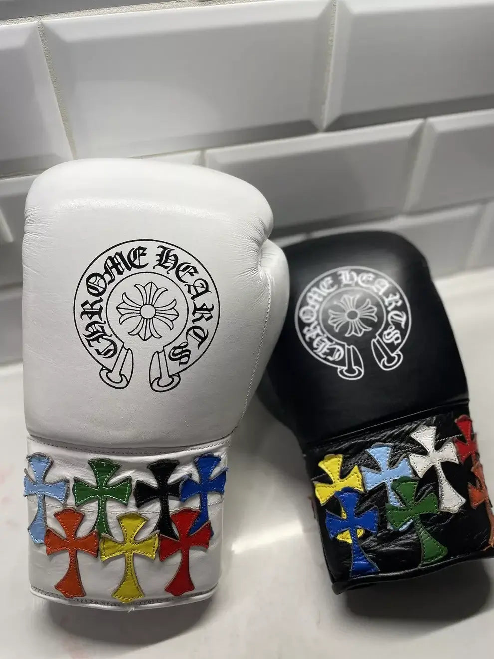 Winning Boxing Gloves Black/White Leather Gloves back View
