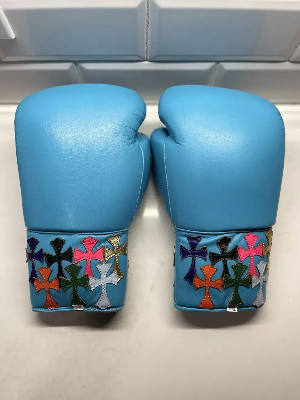 Winning Boxing Gloves Blue Curved Leather Gloves for MMA Training