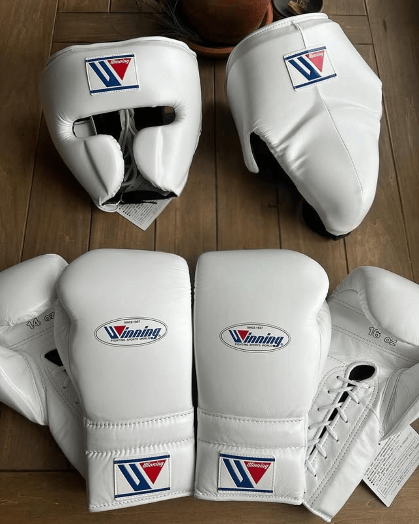 Winning Boxing Set White Lace-Up Gloves Headguard Kit