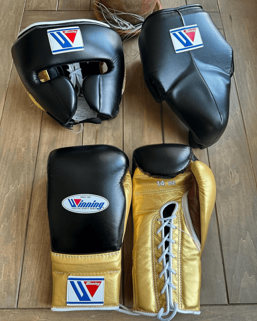 Winning Complete Boxing Set Black/Gold Gloves Headguard Training Bundle