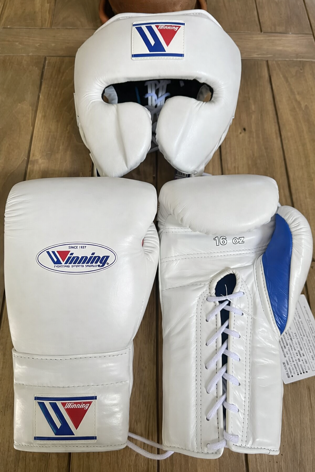 Winning Boxing Set White/Blue Lace-Up Gloves Headguard Kit