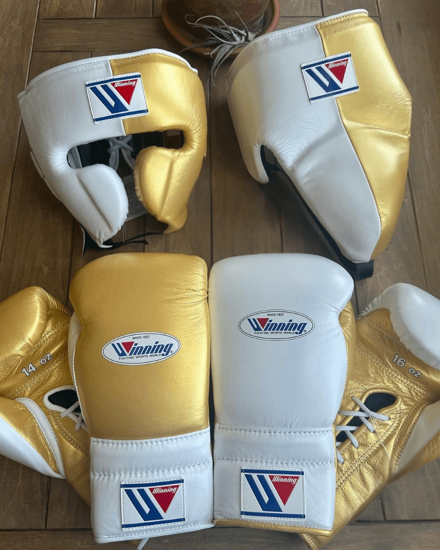 Winning Boxing Set White/Gold Gym Training Gloves Headguard