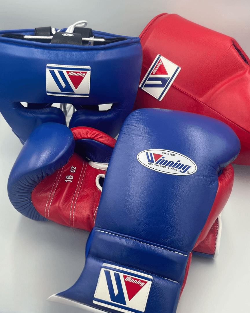 Winning Boxing Set Red/Blue Lace-Up Gloves Headguard Kit