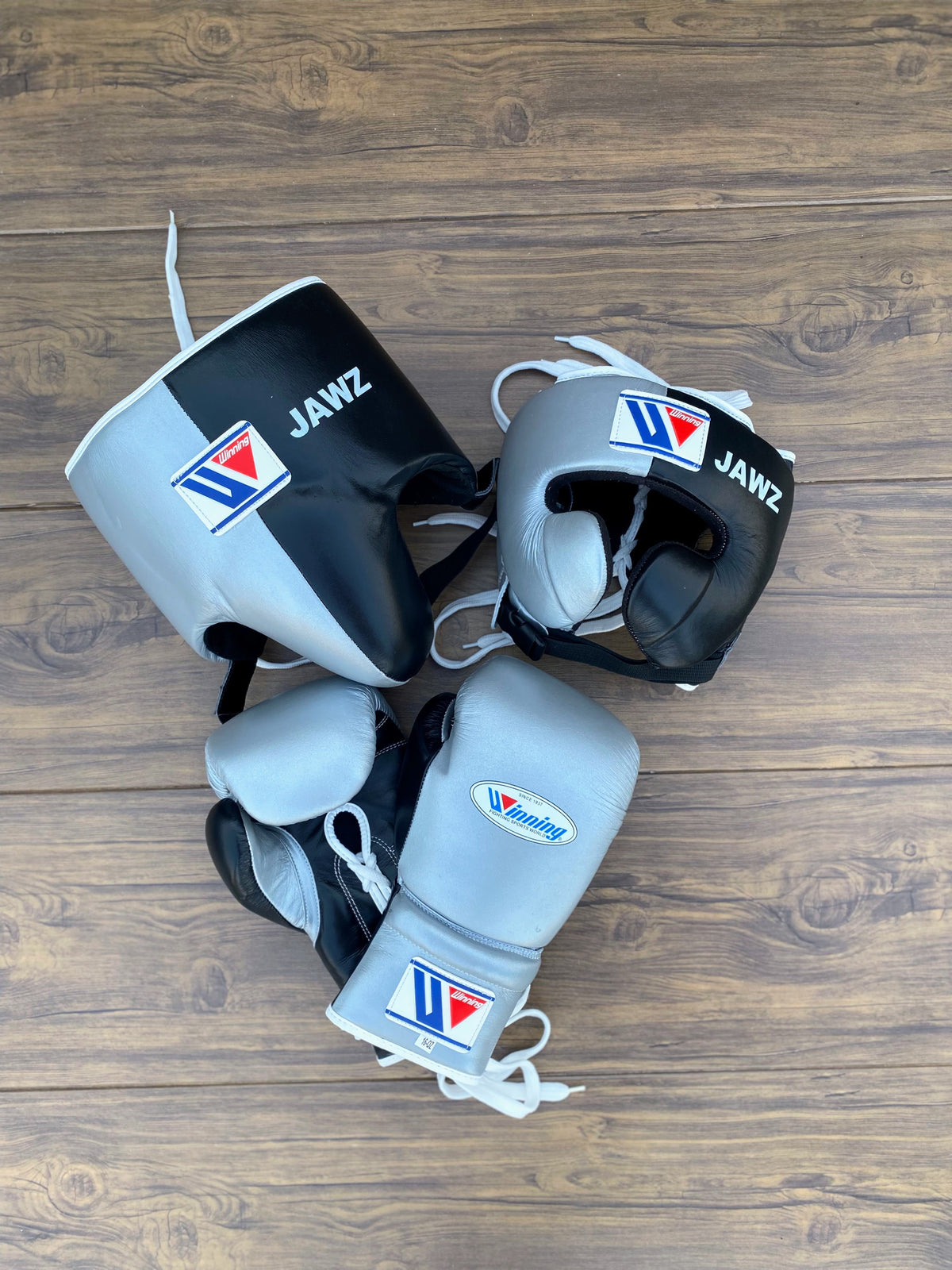 Winning Sparring Boxing Set Silver/Black Complete Set