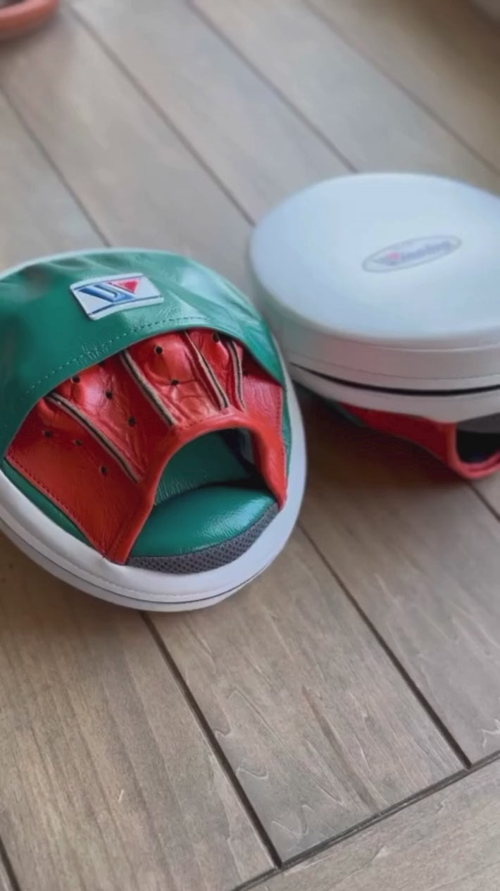 Winning Boxing Mitts White/Green/Orange Video