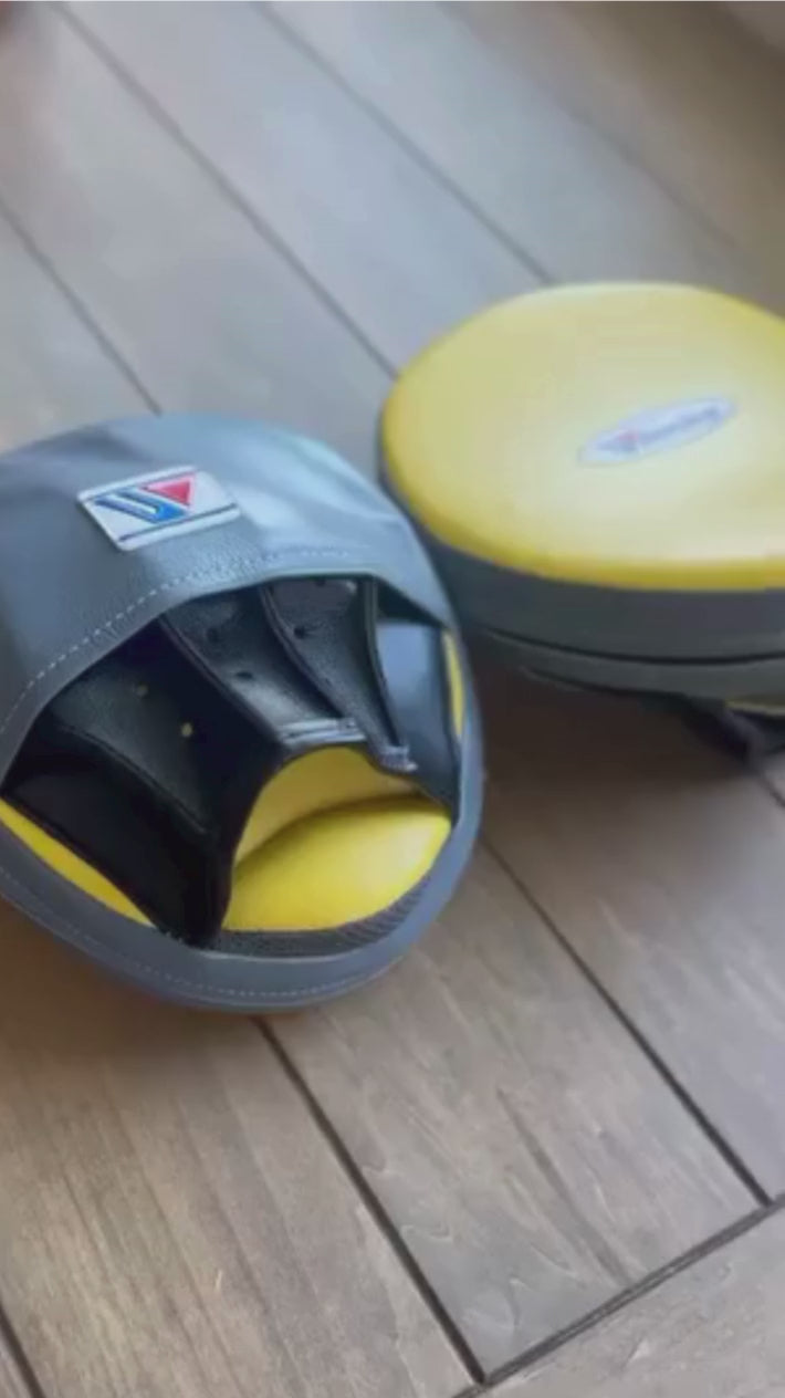 Winning Boxing Mitts Yellow/Grey/Black Video