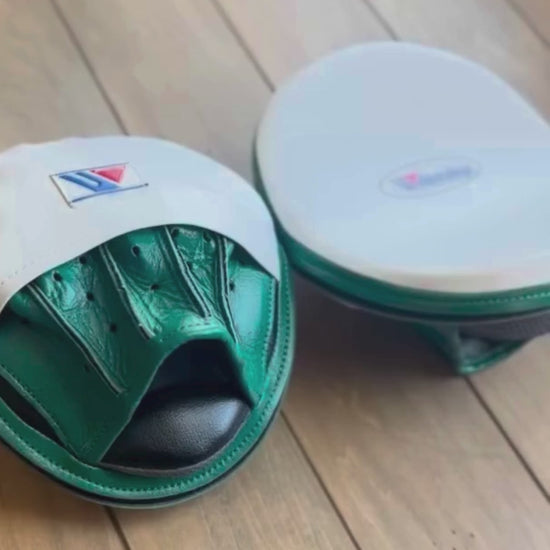 Winning Boxing Mitts White/Green Video