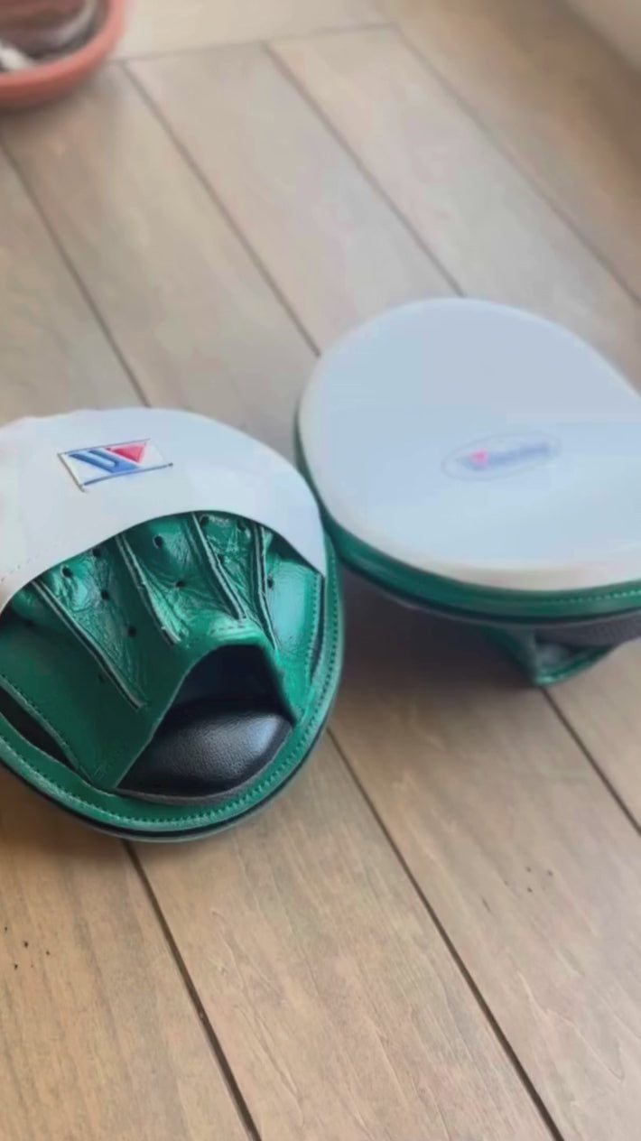 Winning Boxing Mitts White/Green Video